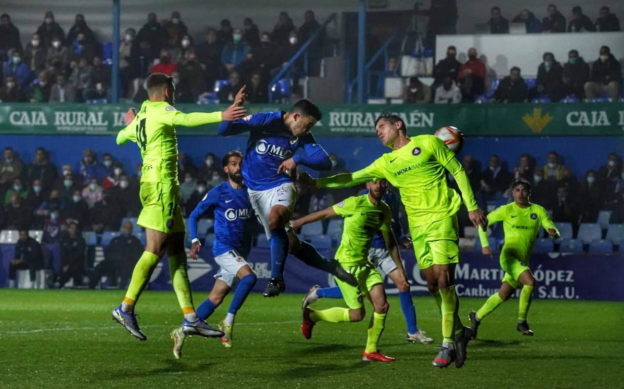 El FC Andorra perd a Linares (3-1) i deixa escapar l'oportunitat de situar-se líder