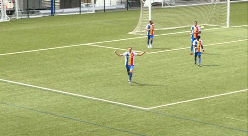 El FC Andorra suma la primera victòria en el seu debut a casa, contra el Badalona (2-0)