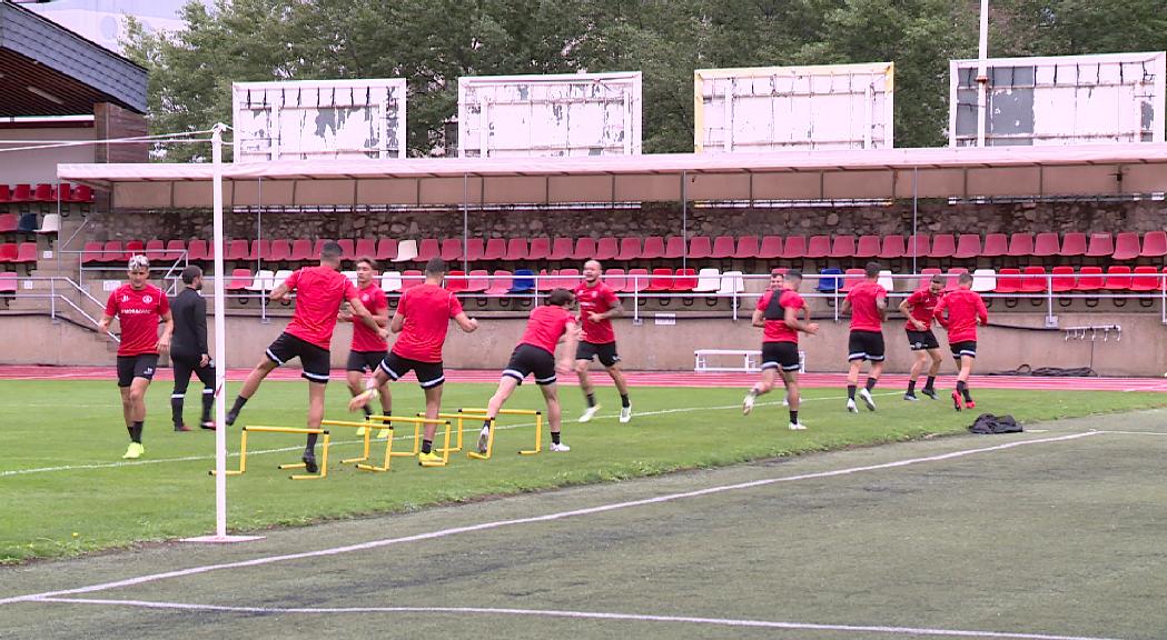 El FC Andorra supera amb nota el debut a segona divisió