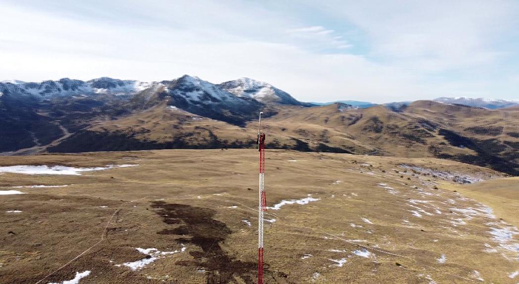 FEDA instal·la un pal de cent metres d'altura per mesurar el potencial eòlic del pic del Maià