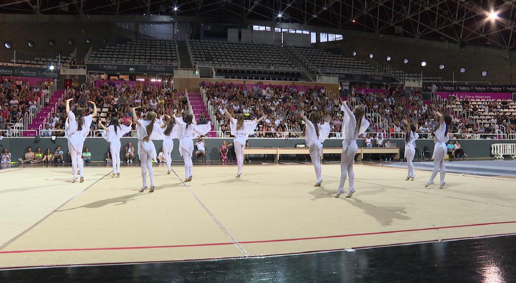 La festa de la gimnàstica nacional aplega centenars de persones al Poliesportiu