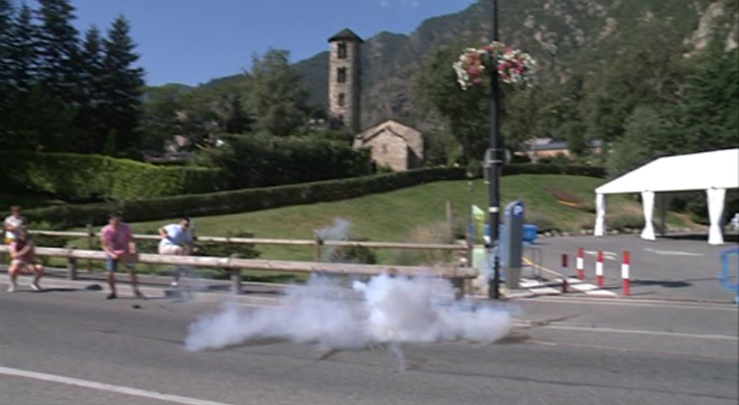 La festa major de Santa Coloma comença amb una traca quilomètrica