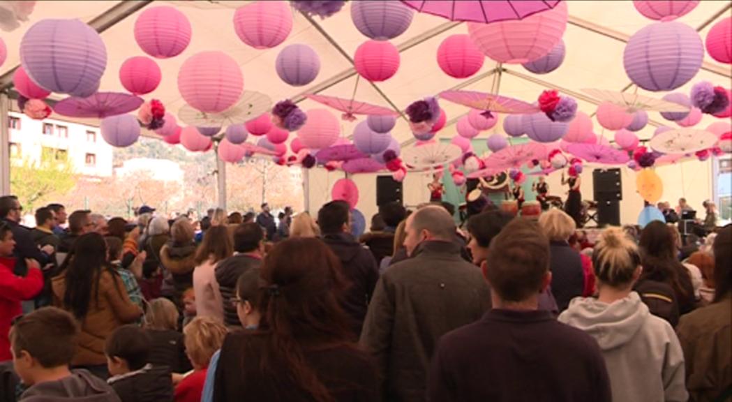 La Festa de la primavera aplega multitud de ciutadans al Parc Central