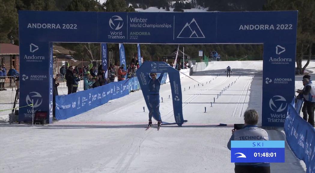 Franco Pesavento i Daria Rogozina, campions del món de triatló d'hivern a Naturland