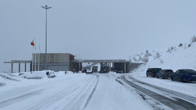 La frontera amb França es manté tancada