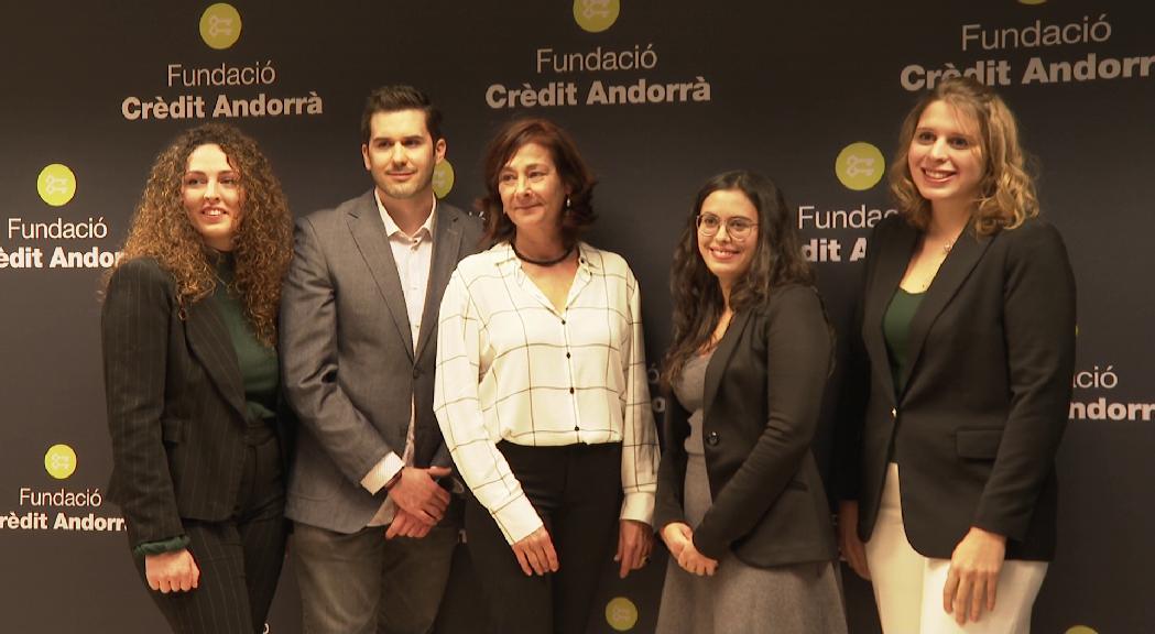 La Fundació Crèdit Andorrà lliura els diplomes de les beques de postgrau 2018 i 2019