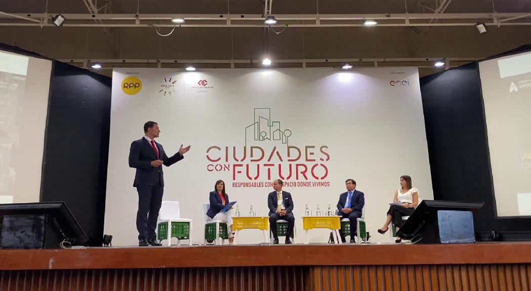 Gallardo presenta el model d'Andorra en innovació davant més de 700 persones al Perú