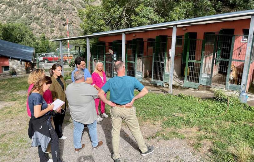 Visita del ministre Casal a la instal·lació, coinci