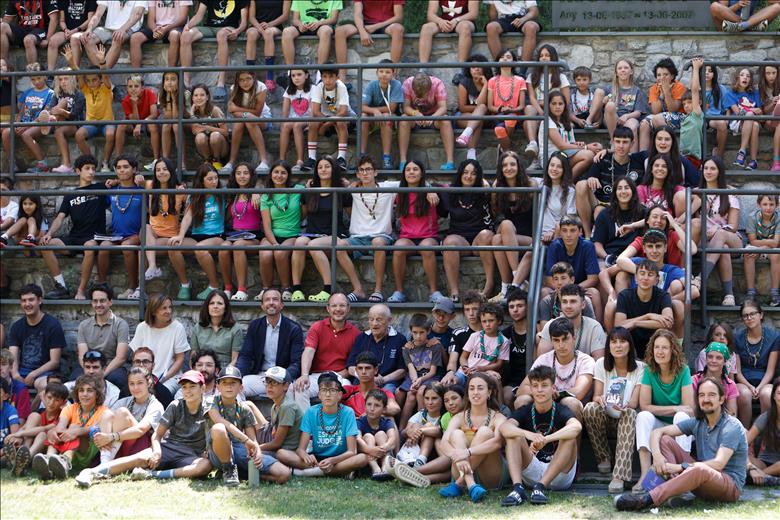 El cap de Govern, Xavier Espot, acompanyat de part del gabinet mi