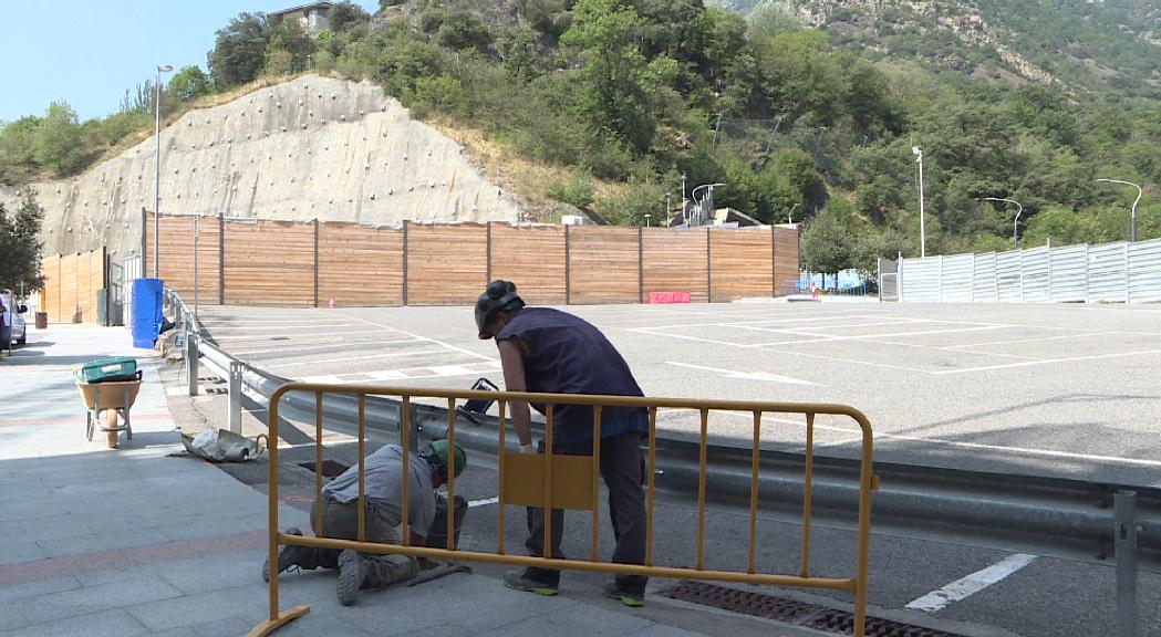 L'aparcament del Falgueró s'ha tancat per continuar les obres del