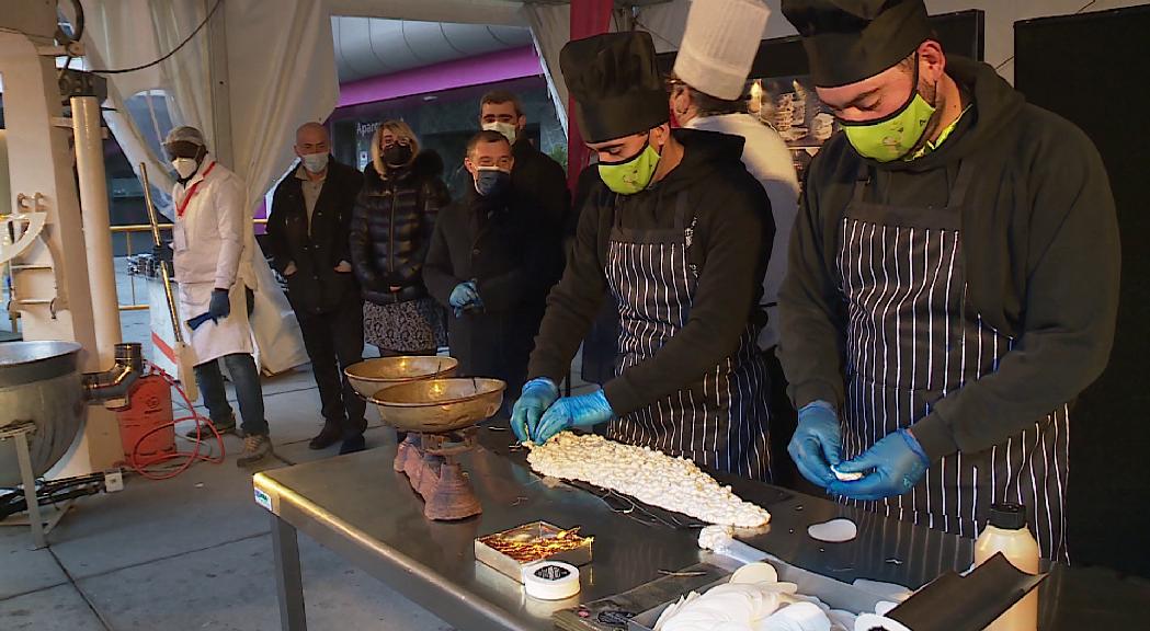 Inaugurada la Fira de Santa Llúcia amb una novetat principal, el nou torró de Sant Julià de Lòria