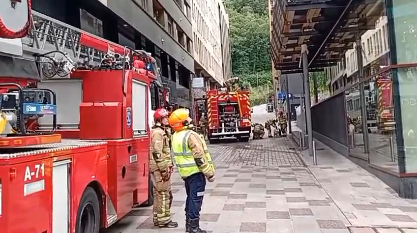 Incendi al centre d'Escaldes-Engordany sense cap ferit 