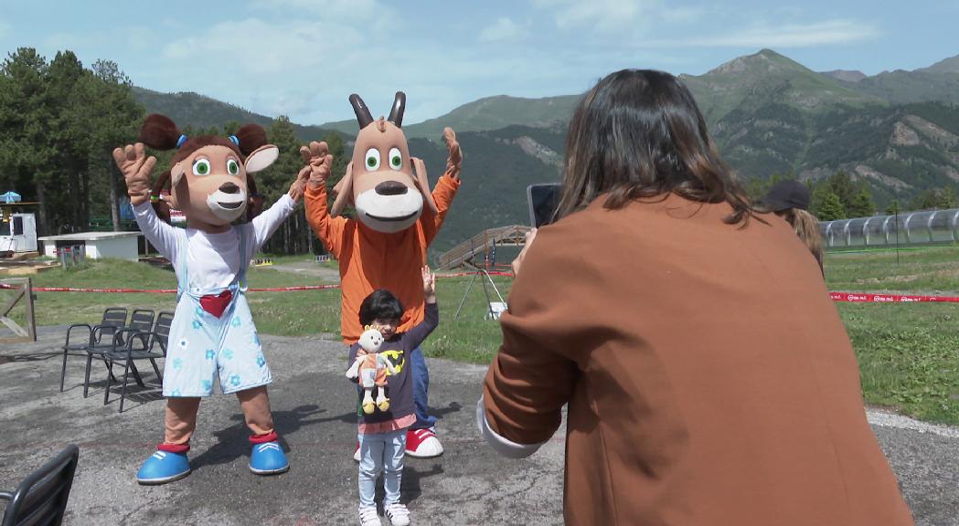 Els infants tornen a gaudir de la festa de l'estiu del Club Piolet