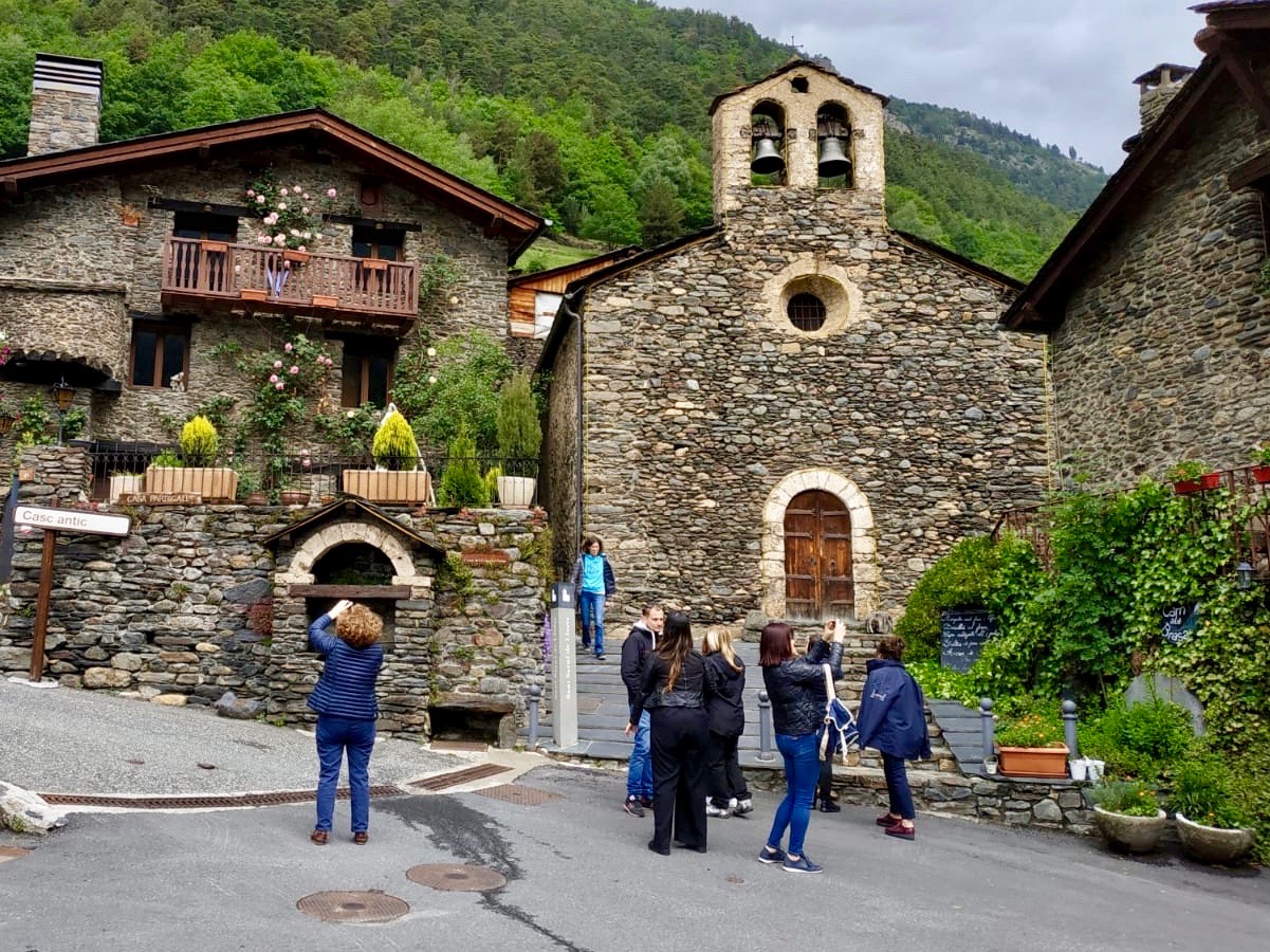 Inviten periodistes italians en una acció per promoure el turisme religiós i cultural