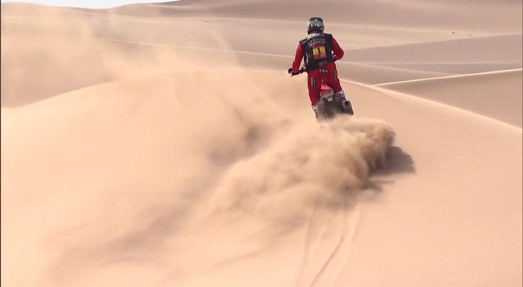 Joan Barreda abandona i Cyril Despres entra al top-10 del Dakar en cotxes