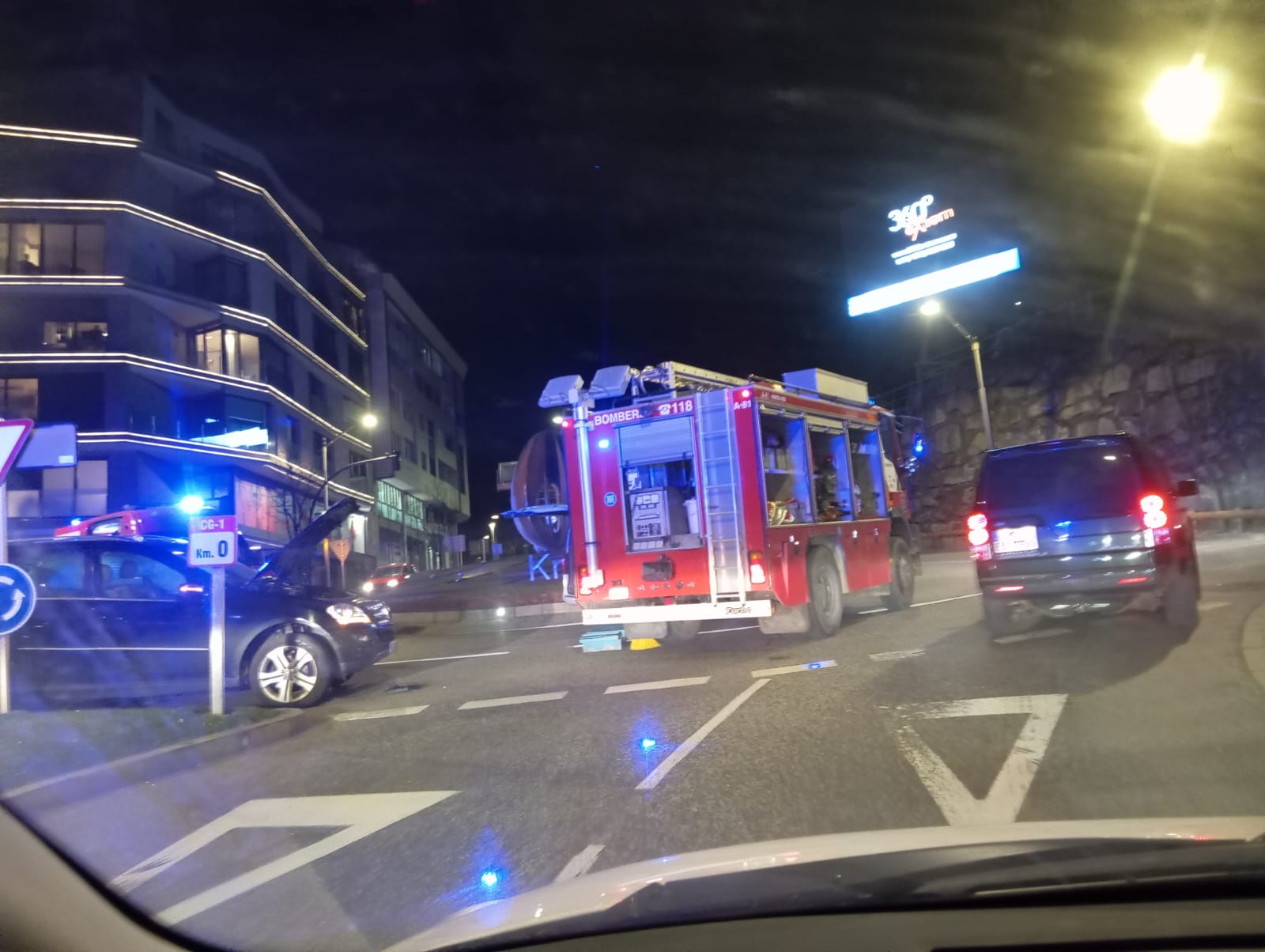 Dos joves ferits en un accident al quilòmetre zero