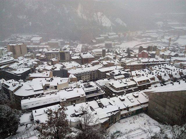 L'alerta per nevades obliga a anul·lar l'esquí escolar aquest dimecres