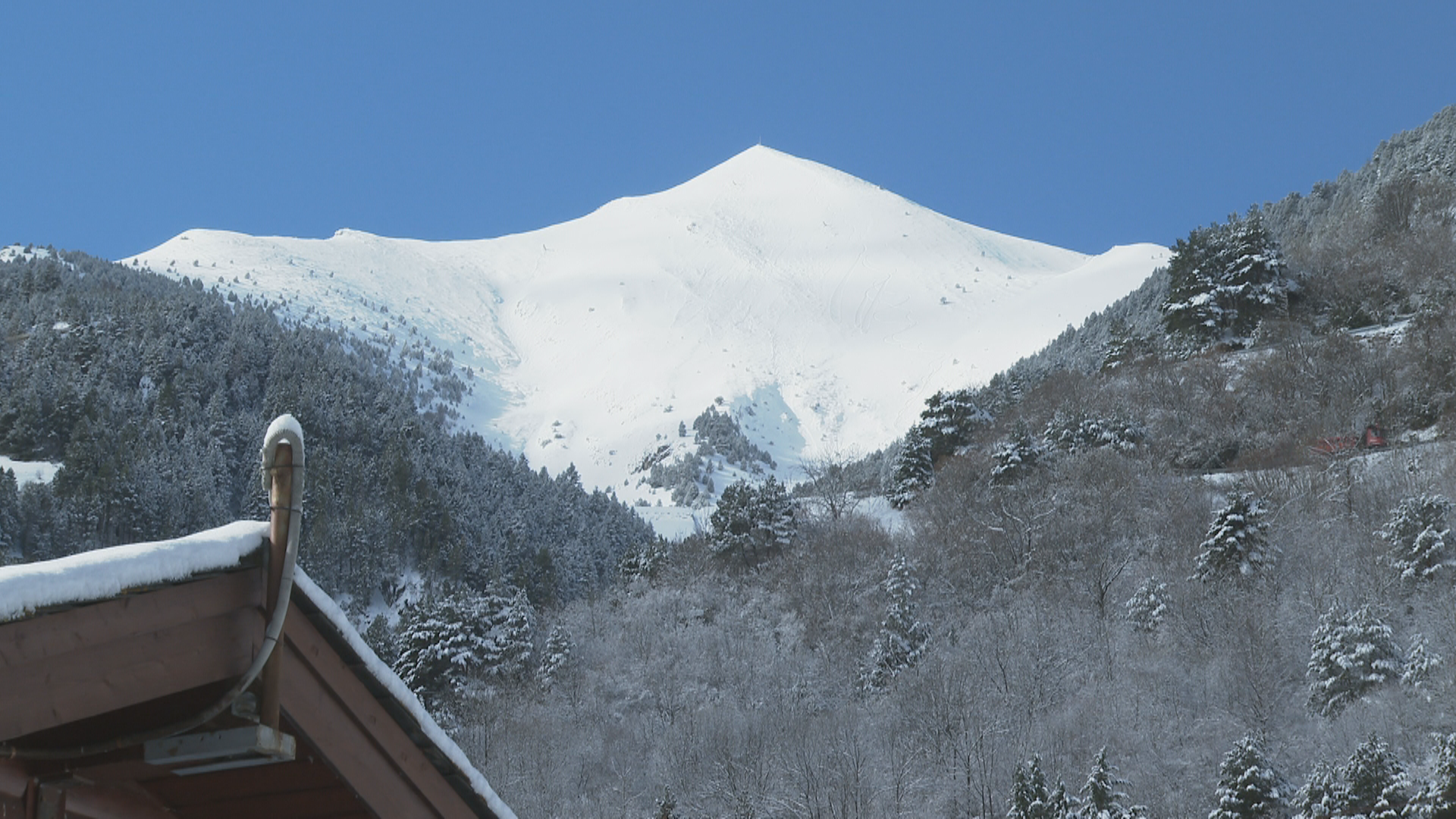 L'enfarinada nocturna deixa Andorra en blanc