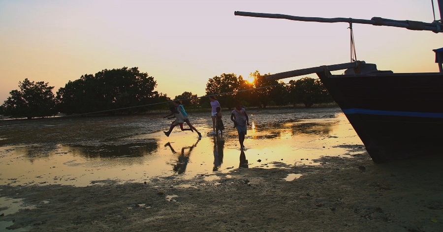 "Una luz en la oscuridad", el nou documental de Góndola Films que mostra la realitat educativa dels països del Tercer Món