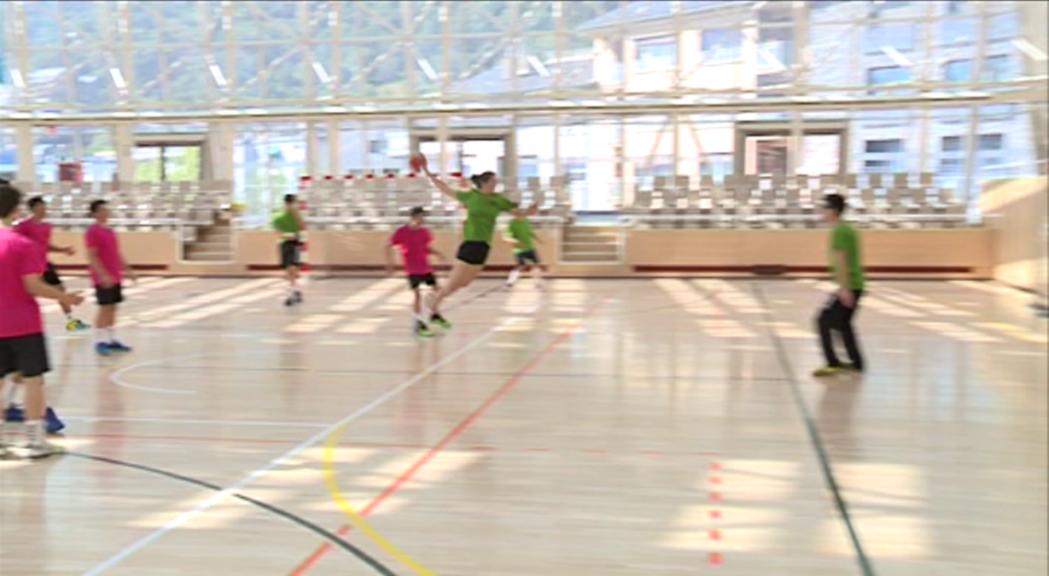 Margot Oliva continua creixent a l'equip d'handbol de Tolosa