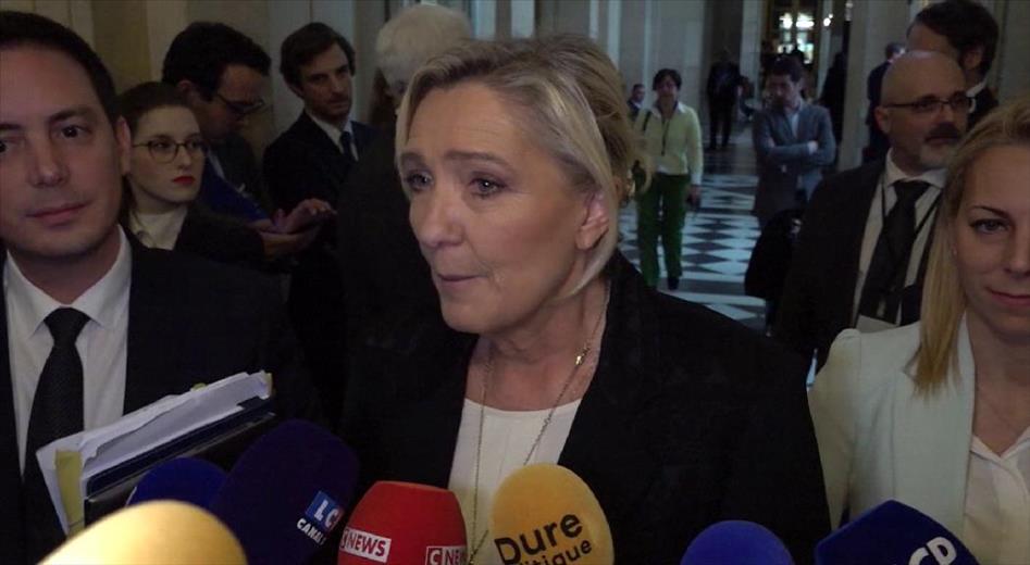 A França, la ultradretana Marine Le Pen demana al min