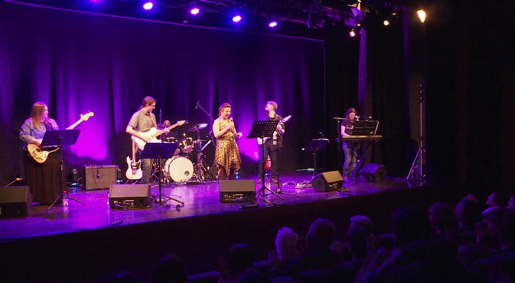 Marta Dallerès porta la seva fusió d'estils al teatre de les Fontetes