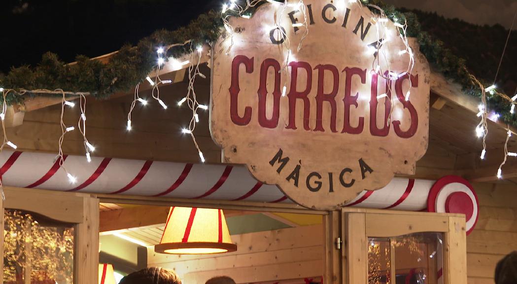 El Mercat de Nadal s'omple pel pont de la Puríssima.