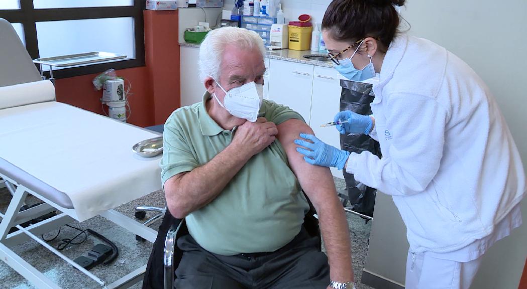 Més de 1.500 persones grans s'han inoculat la quarta dosi contra la Covid-19