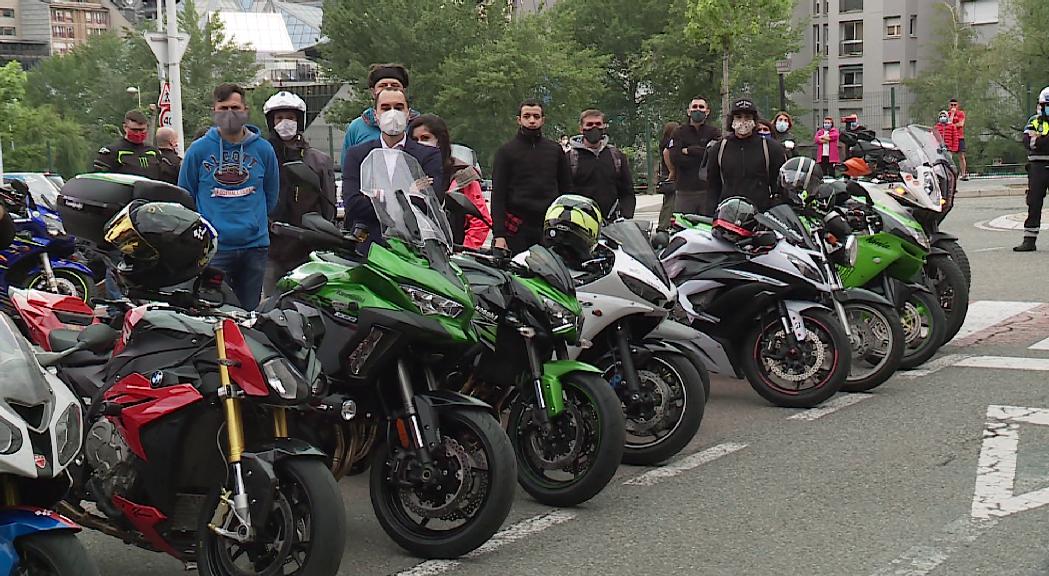 Més de 170 motoristes s'uneixen per agrair la tasca dels sanitaris a Escaldes-Engordany