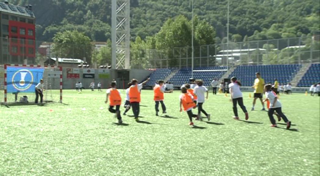 Més de 250 inscrits i 12 escoles en el Trofeu Pyréneés d'Handbol Formatiu