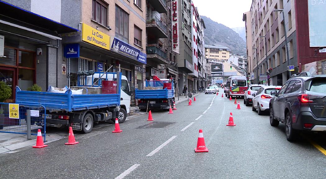 Més veïns de l'avinguda Santa Coloma d'Andorra la Vella es queixen de noves esquerdes