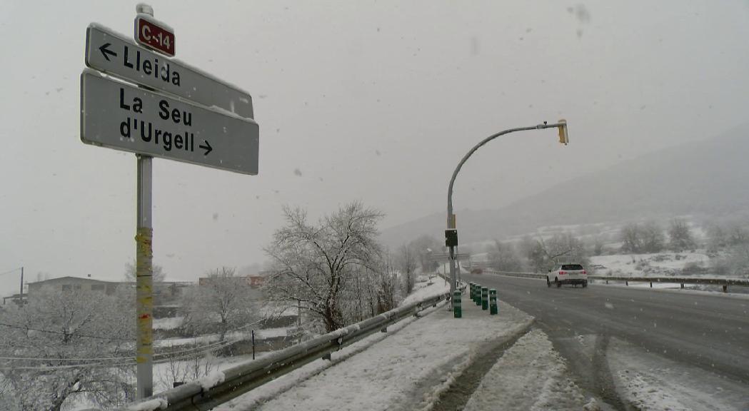 Mig Catalunya col·lapsada per la neu