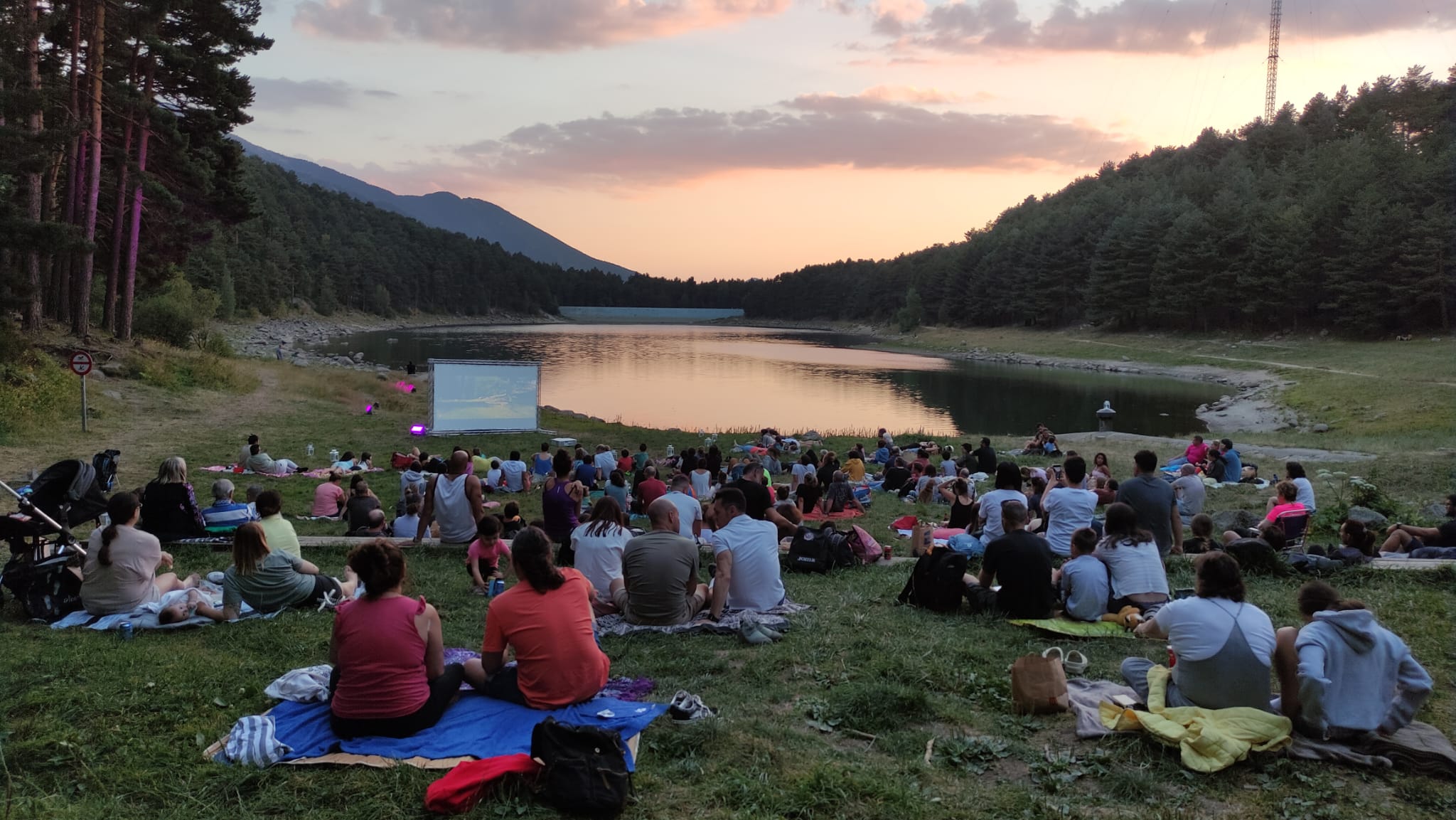 "Minúscul: la vall de les formigues perdudes", aplega 50 persones a la vora del llac d'Engolasters