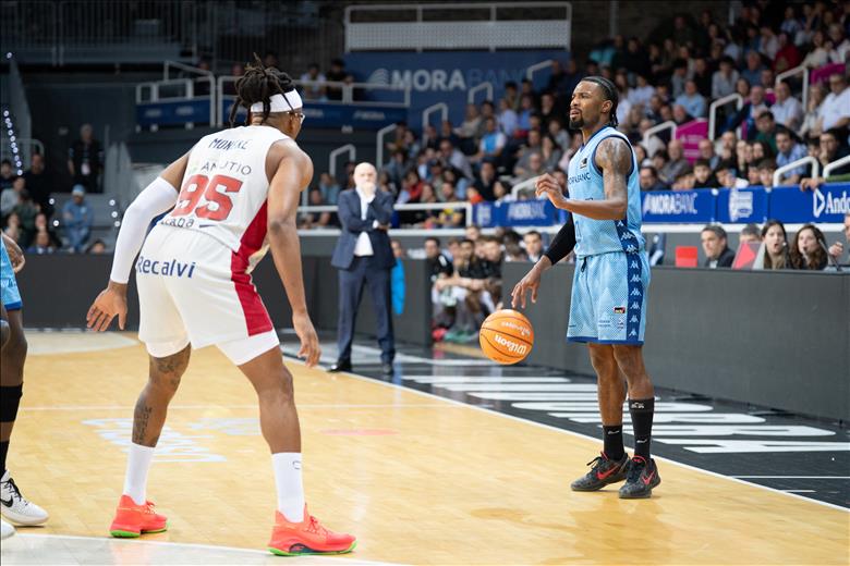 El MoraBanc Andorra s’allunya de les zones de descens despr