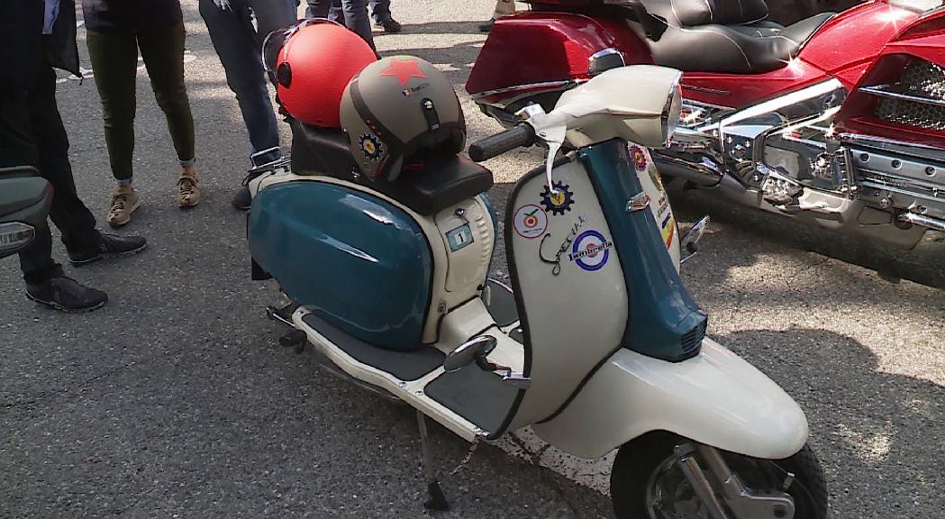 Motocine solidari per recaptar fons per a la Creu Roja