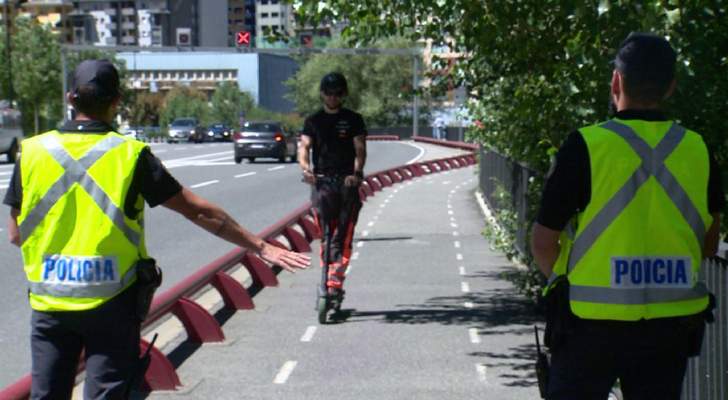 Motocicletes, bicis i patinets, els objectes de la campanya pedagògica de la policia