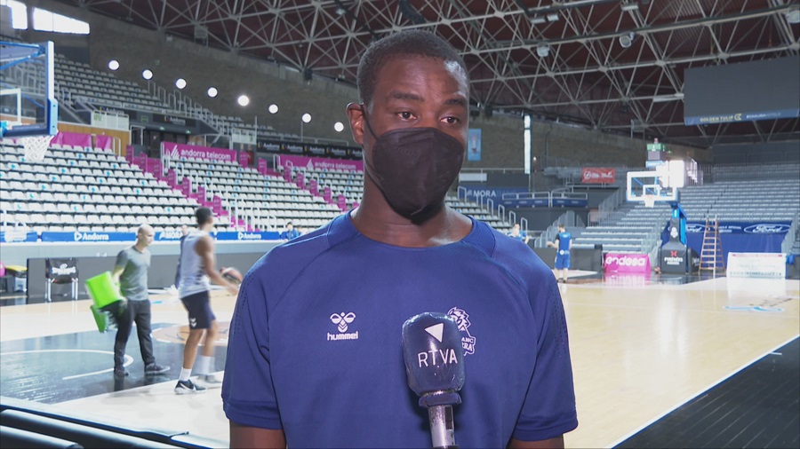 Moussa Diagne manté l'optimisme a la lliga Endesa: "S'ha de mirar endavant, no patirem"