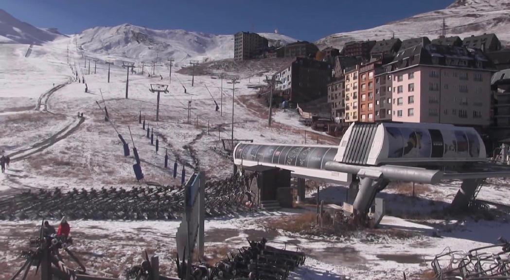 La neu es fa esperar, tot i la baixada de temperatures