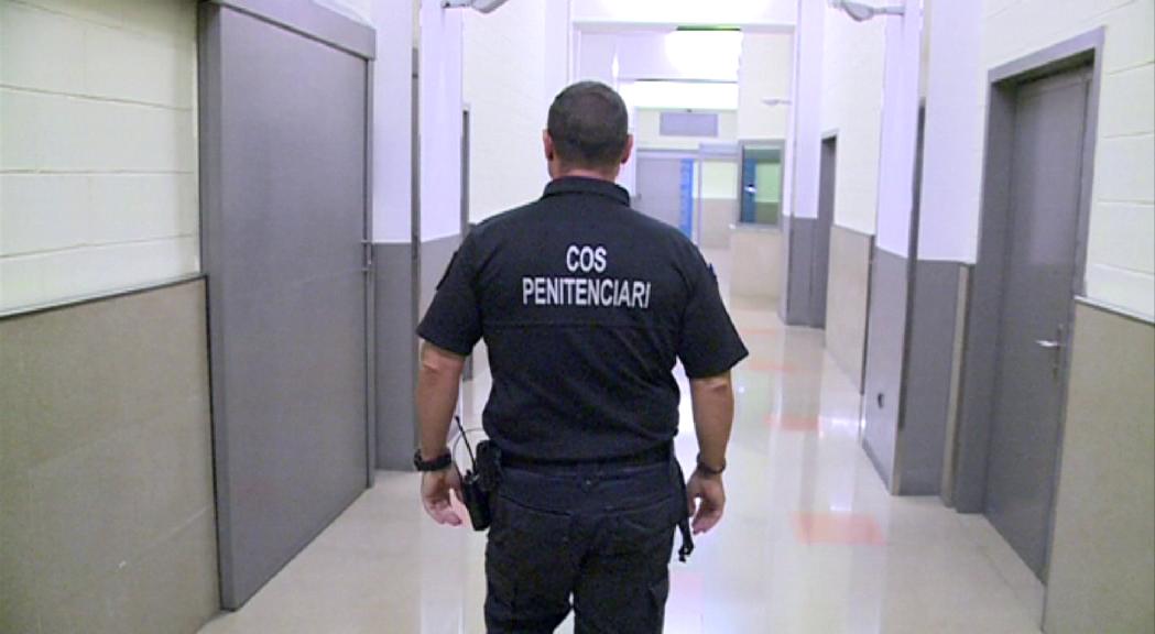 El nou codi deontològic permet als agents penitenciaris desobeir els seus superiors