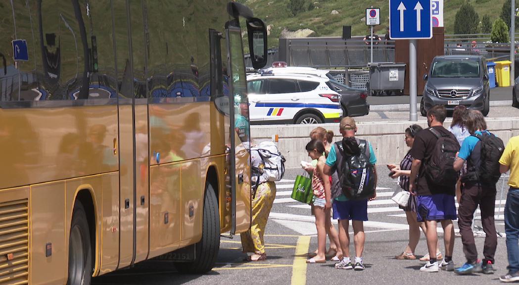 Nou concurs públic per ampliar el transport escolar durant l'hivern al Pas de la Casa 