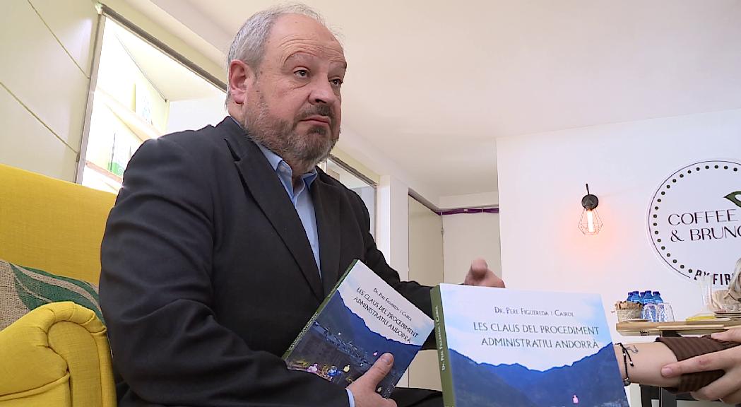 El nou llibre del jurista Pere Figuereda analitza els canvis que comportarà la digitalització de l'administració