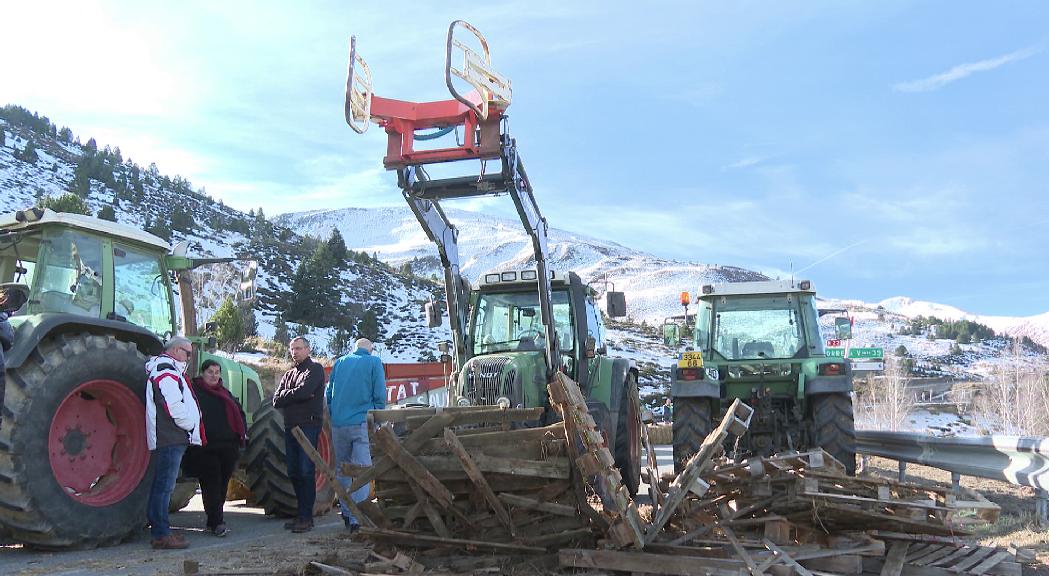 Els pagesos de la Cerdanya francesa tallaran l'accés a