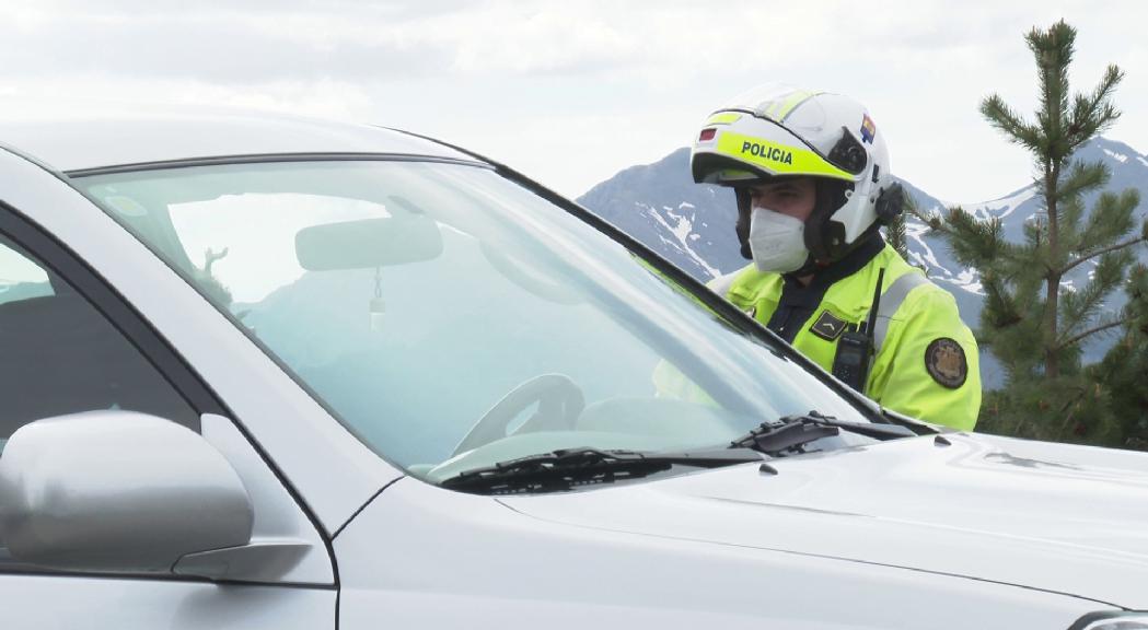 Nova campanya de la policia per aturar l'ús del mòbil al volant