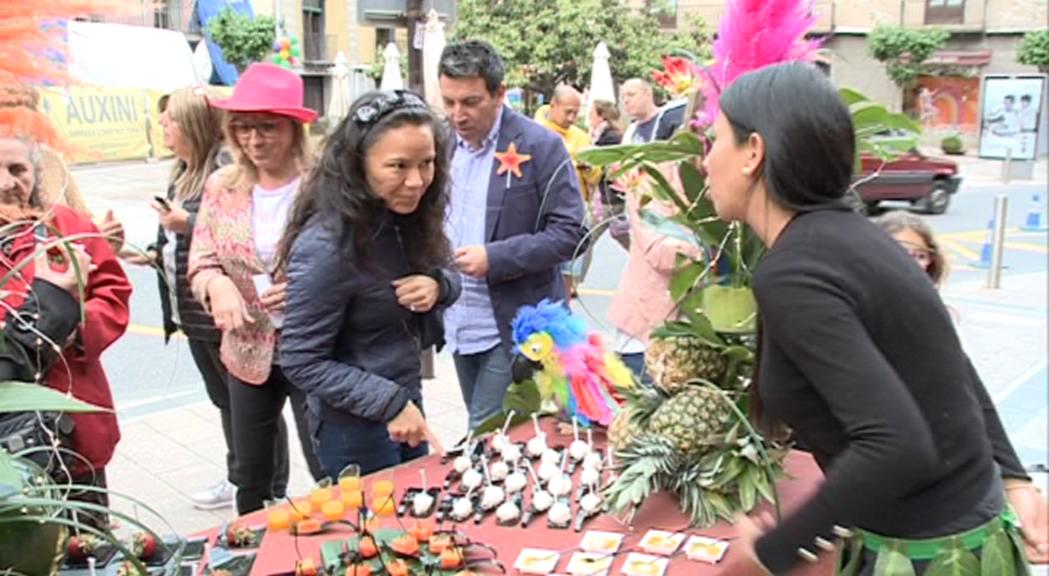 Temàtica tropical a la inauguració del 'De Copes'