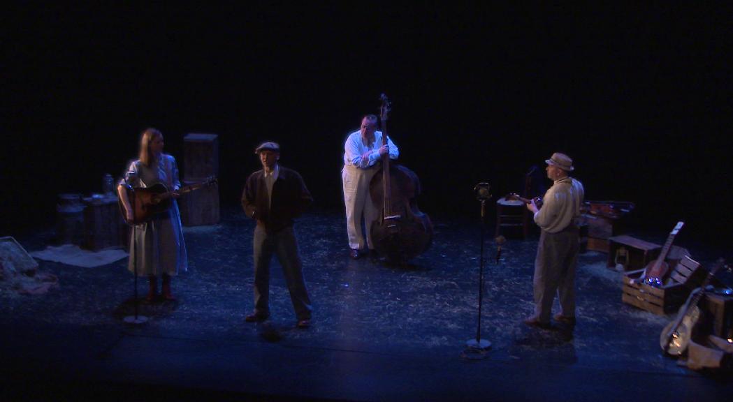 L'obra de teatre 'Les raisins de la colère' reuneix dos-cents espectadors