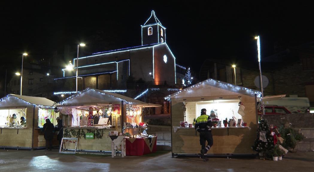 Ordino inaugura la cinquena edició del Christmas Village amb l'encesa de llums