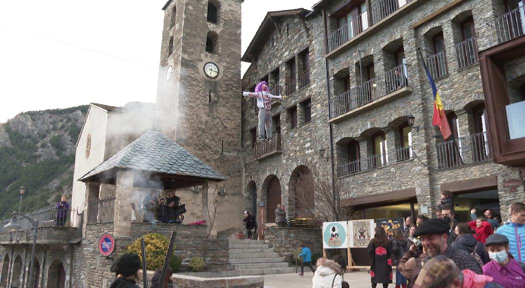 Ordino recupera la penjada del rei Carnestoltes després de 25 anys