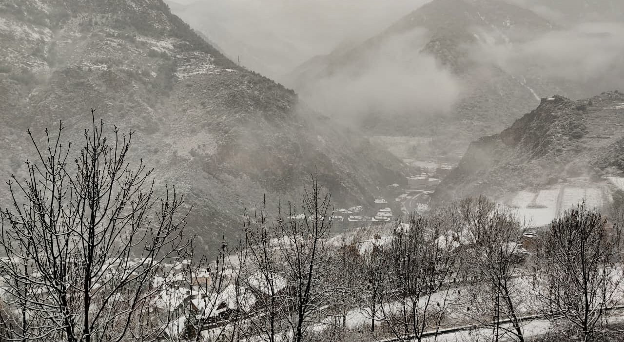 El país es lleva aquest dijous amb una nevada generalitzada a totes les cotes