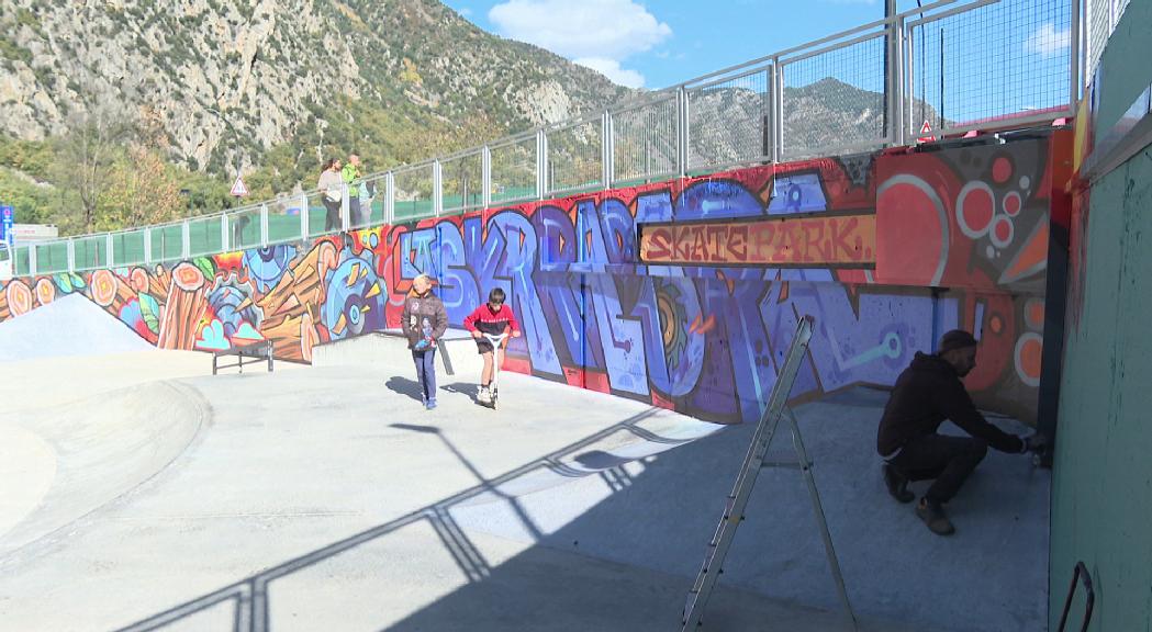 El Parc de la Serradora de Santa Coloma té un nou grafit de l'artista Ed Zumba