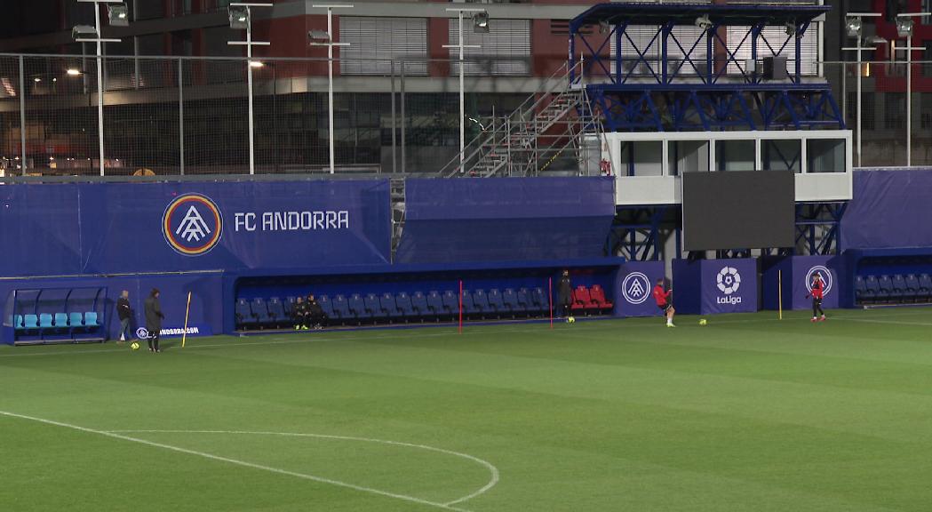 Els partits de la selecció de futbol obligaran a ajustar les mides de l'Estadi Nacional